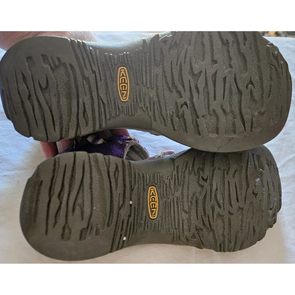 KEEN Kids Newport H2 Sandals Youth Size 5 Purple Striped Waterproof Hiking Shoes